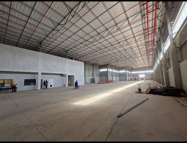 1,984M² WAREHOUSE TO LET IN JET PARK